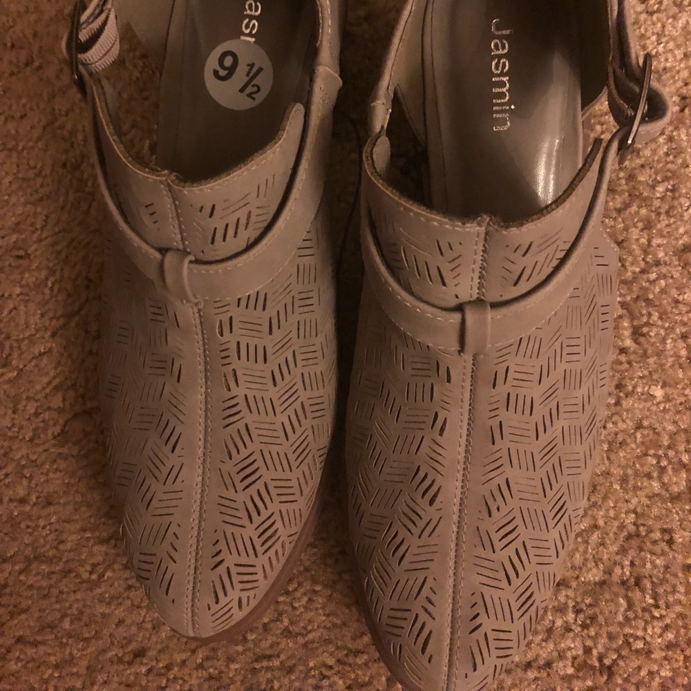Cute Cutout Fall Booties!